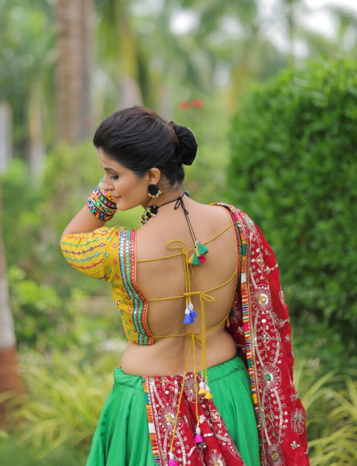 Pink & White Printed Lehenga Choli - Image 4