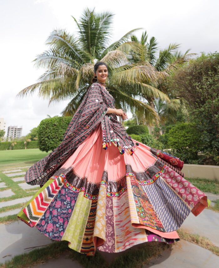 Majestic Black Lehenga Choli - Image 3