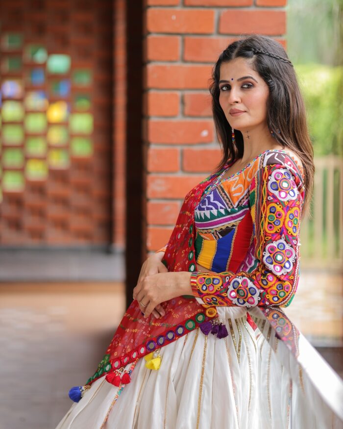 Eclectic White & Red Lehenga Choli - Image 3